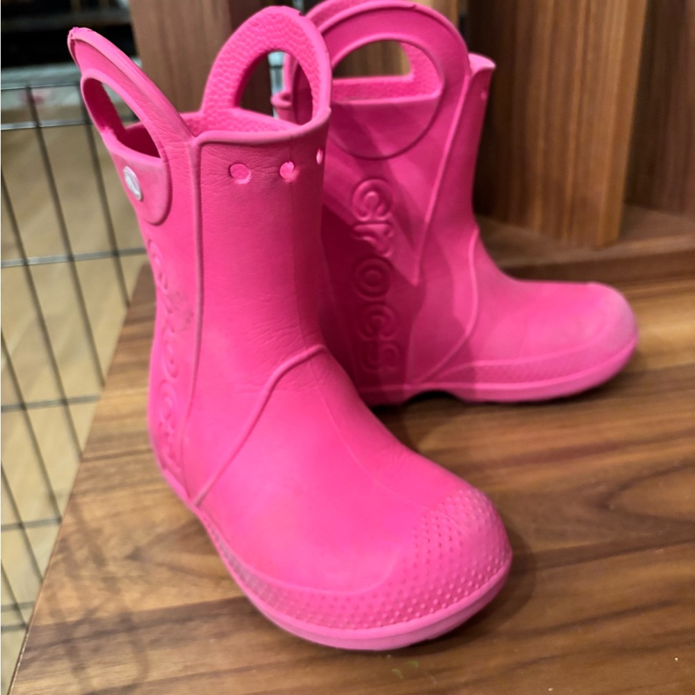 Crocs Handle It Rain Boots, bright pink, size 11 (little kids)